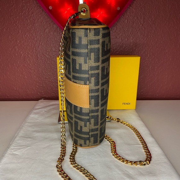 Vintage Fendi Zucca Crossbody - Picture 7 of 11
